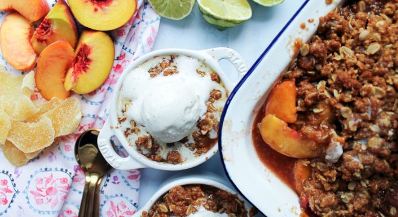 Peach Crumble with Gingersnap Topping Peach Crumble with Gingersnap Topping