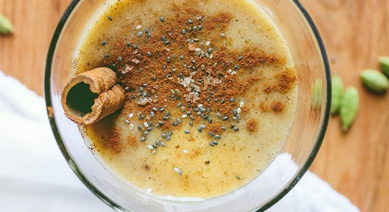 Banana Date Smoothie Banana Date Smoothie