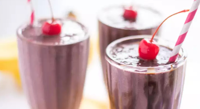 Banana Split Smoothie Banana Split Smoothie