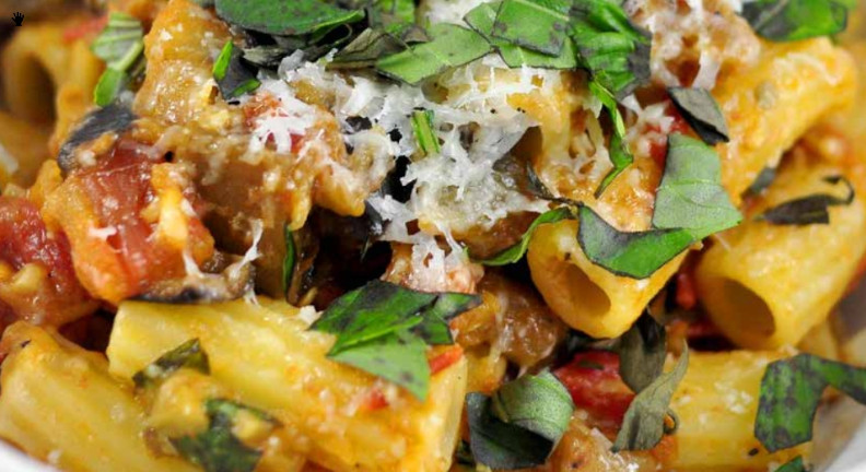 Pasta with Eggplant and Tomato Pasta with Eggplant and Tomato