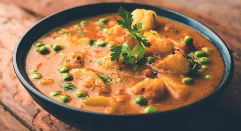 Potato Curry with Peas and Carrots Potato Curry with Peas and Carrots
